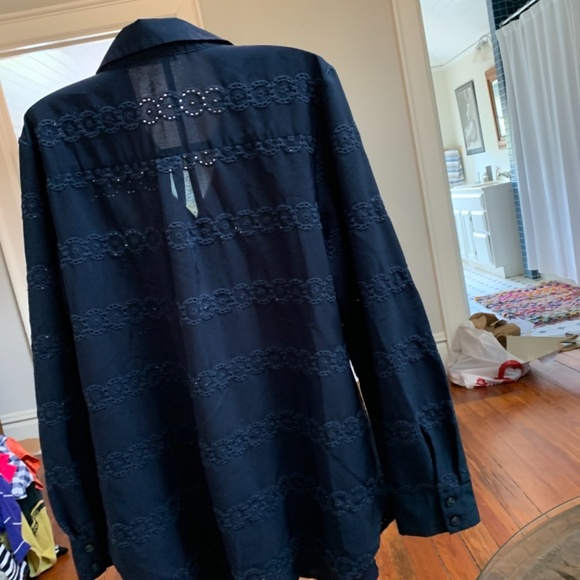 Ann Taylor petite button down top. Worn maybe twice. - Picture 4 of 4